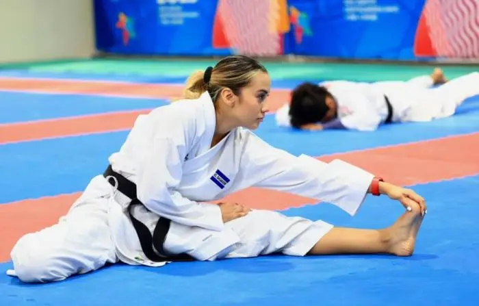 Gabriella Izaguirre, una de las cartas fuertes del karate salvadoreño. ,image_description: