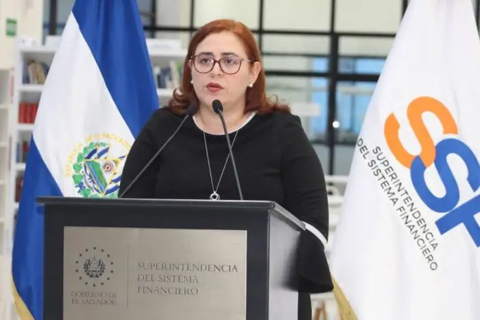 Evelyn Gracias, superintendenta del Sistema Financiero. / Francisco Valle. ,image_description: