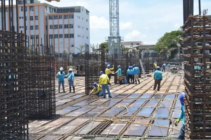 La Dirección de Obras Municipales se encarga de la edificación del nuevo hospital Rosales. / Lisbeth Ayala.