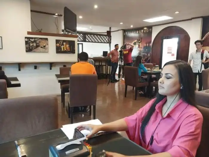 La película cuenta sobre las relaciones humanas en la era digital.