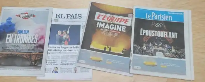 Los periódicos franceses y el español El País. / Claudio Martínez