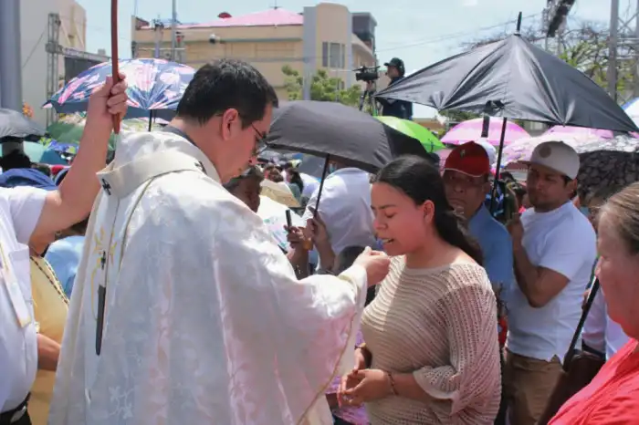 El momento de la eucaristía. / Alexander Montes.
