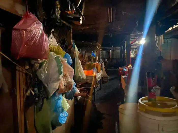 Locales afectados por  el incendio del pabellón cinco del mercado Central. / Lisbeth Ayala.