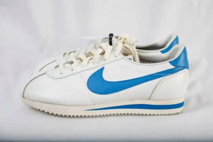 Los Nike Cortez son recordados por el coleccionista porque fueron un modelo que identificó al grupo criminal de la Mara Salvatrucha. Photo by Galo Paguay / AFP