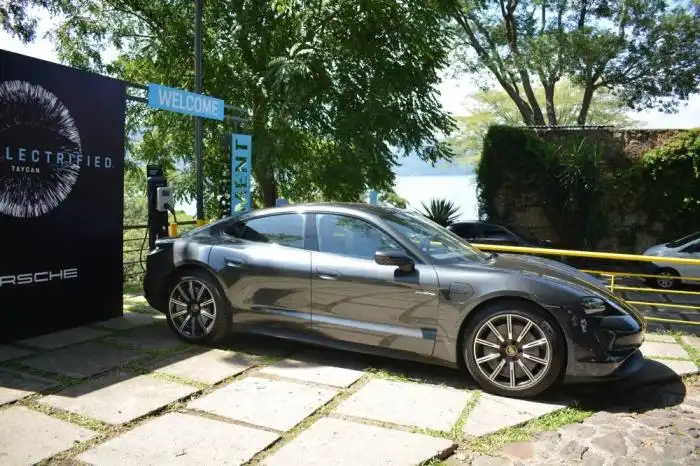 Los usuarios Porsche recargarán la batería sin costo, pero está disponible para otros fabricantes por un costo de $0.46 por kilovatio. /Lisbeth Ayala