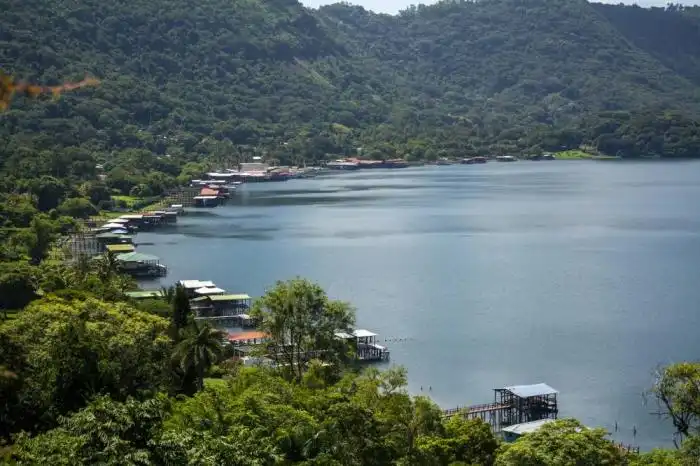 Vista del lago de Coatepeque, de los lugares más emblemáticos de El Salvador. /Lisbeth Ayala