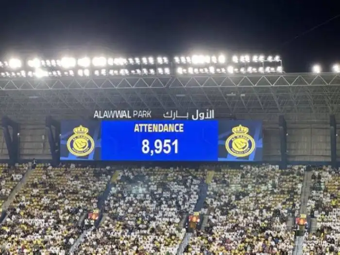 Solo 8,951 espectadores asistieron a ver a su equipo, con él de titular, en el comienzo de la Liga Saudí.