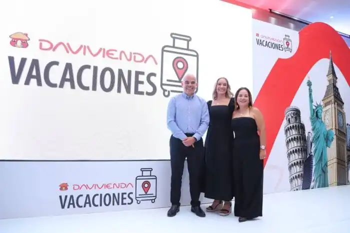 u25cftDavivienda Vacaciones es un servicio donde los tarjetahabientes de crédito y débito pueden planificar completamente su viaje y comprar boletos aéreos optando por diferentes opciones de pago que brindan las tarjetas Davivienda. Cortesía,image_description: