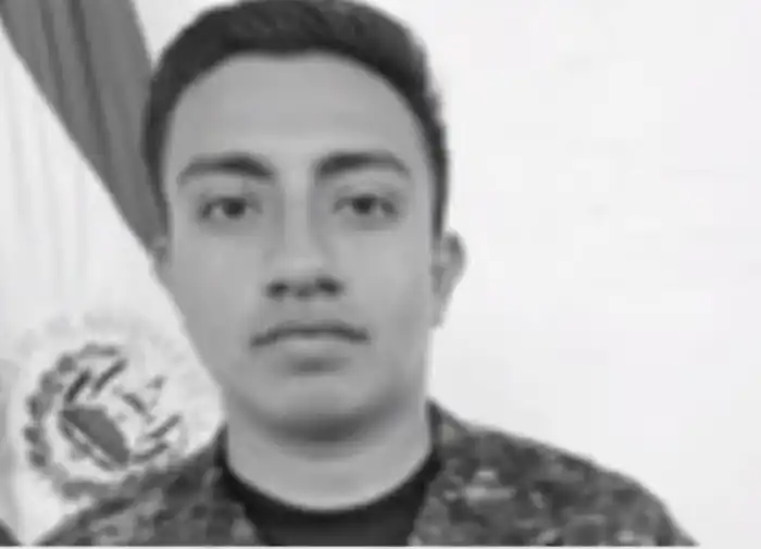 Geron Ricardo Batres Lucero, sargento y técnico de aviación