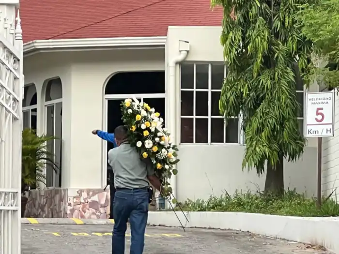 Funeraria de la Fuerza Armada, este lunes por la tarde. / LC