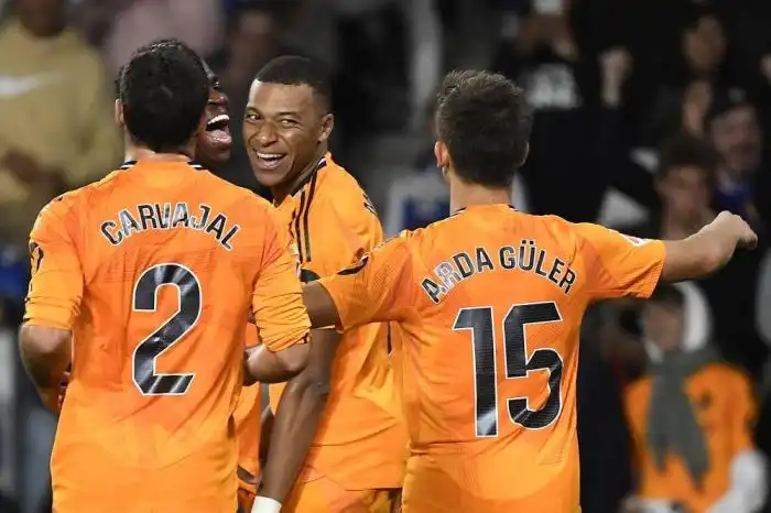 Kylian Mbappe celebra su gol de penalti ante la Real Sociedad. / AFP,image_description: