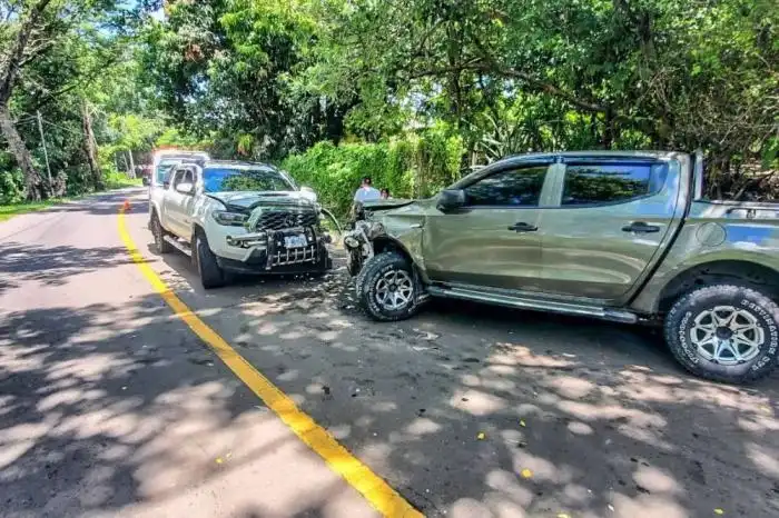 Vehículos involucrados en el accidente en San Miguel. /SEM,image_description: