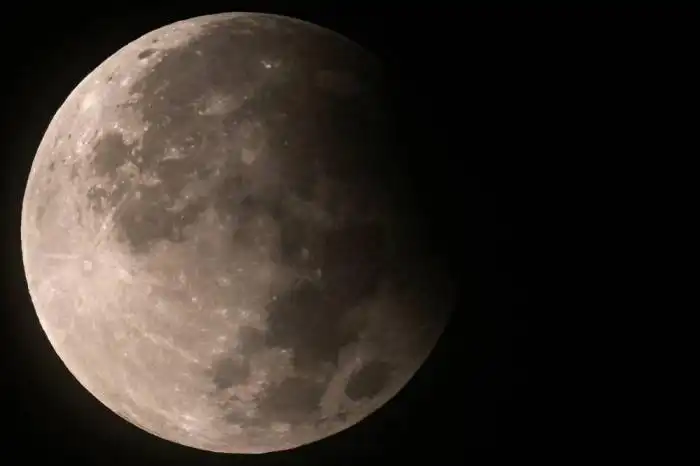 


209 / 5.000
Resultados de traducción
Resultado de traducción
Esta fotografía muestra una luna llena (también llamada 