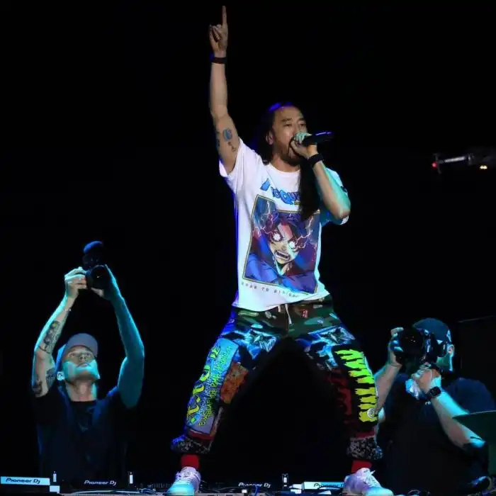 El Dj estadounidense Steve Aoki le puso ritmo a la fiesta. 