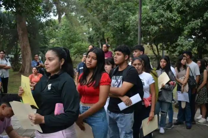 Con el examen diferido, la UES estima que más de 16,000 estudiantes aspiran a continuar los estudios superiores. //Lisbeth Ayala