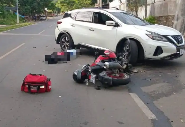 Otro motociclista murió el sábado en la tarde en la carretera que de Salcoatitán conduce a Sonsonate. /PNC.