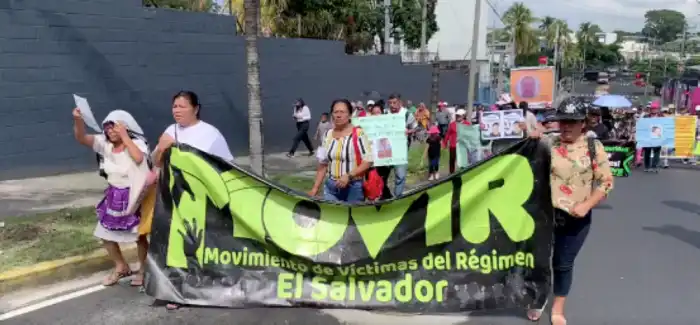 Familiares de detenidos marcharon junto al Movimiento de Víctimas del Régimen hacia la Asamblea Legislativa. / Imagen de video de Movir.