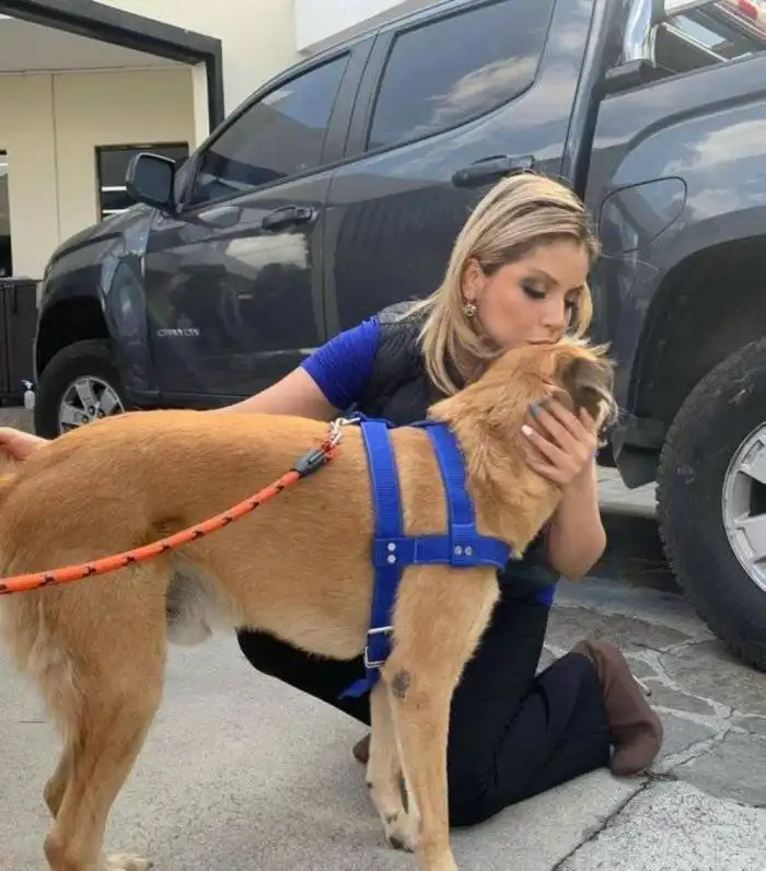 La exdiputada Ivonne Hernández, junto a Canelo, en una fotografía publicada en febrero de 2023. 