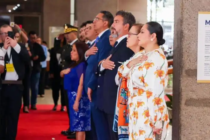 Al menos 12 funcionarios del gobierno salvadoreño acompañan al presidente Bukele durante su visita a Costa Rica. / @PresidenciaSV