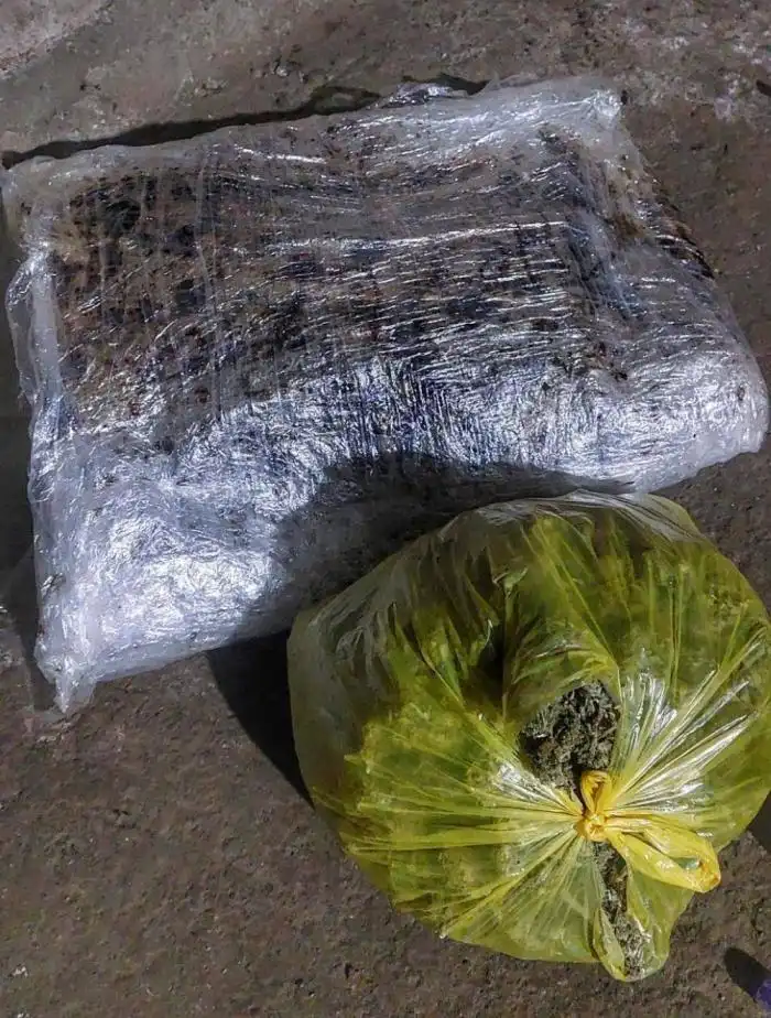 Entre los elementos incautados se encontraron cinco paquetes de marihuana/ Foto cortesía PNC.