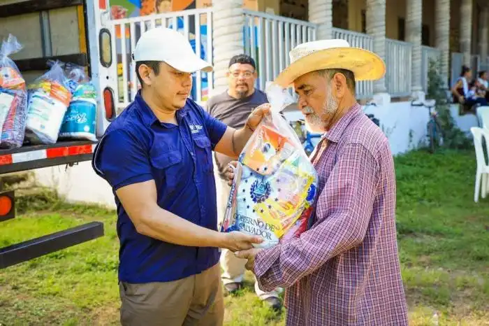 La entrega se hizo en el departamento de Usulután/ Foto cortesía.