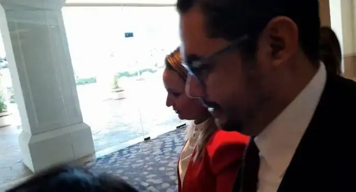 Personal que acompañaba a la magistrada Marroquín no permitió que la prensa se acercara a la jueza electoral. / Verónica Crespín.