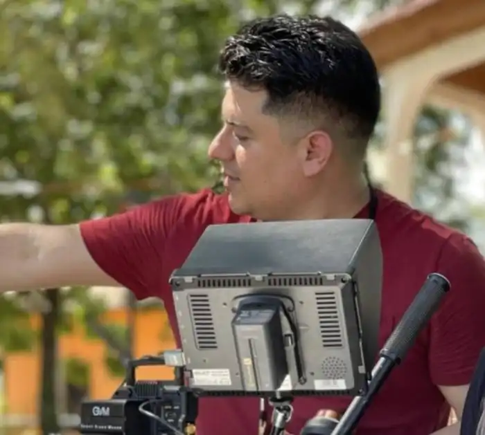 El cineasta salvadoreño ahora radica en Los Ángeles, cerca de la industria de Hollywood.