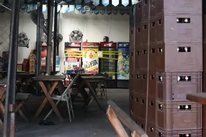 Al interior de las cervecerías también hay cinta amarilla colocada. / Lisbeth Ayala.