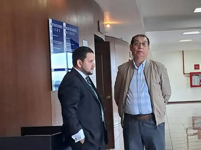 El exdirector de finanzas de la alcaldía, Santos Muñoz también asistió. /Dania Quehl