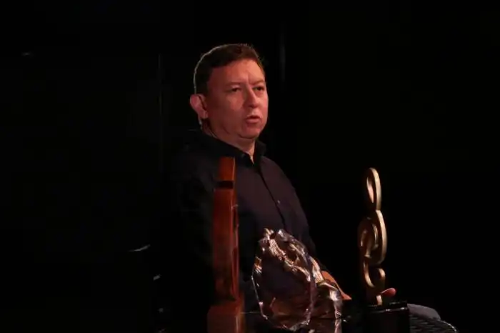 José Guerrero recordó anécdotas interesante durante la charla, como el viaje a Italia y la reciente gira que Opus 503 tuvo por varios países de Europa/ Foto Lisbeth Ayala. 