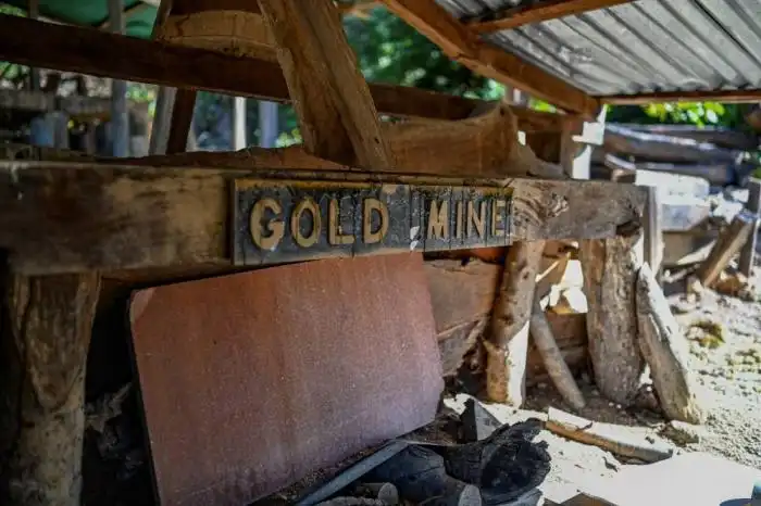 Vista de la mina abandonada de San Sebastián en Santa Rosa de Lima, departamento de La Unión, El Salvador, el 5 de diciembre de 2024. (Foto de Daniela RODRIGUEZ / AFP)
