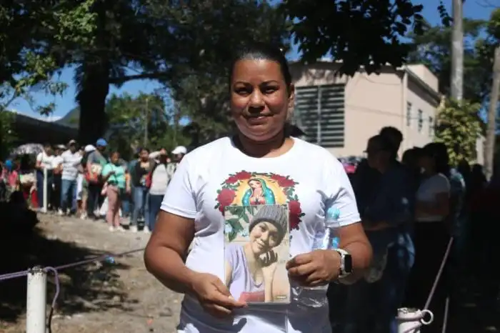 Carolina Rodríguez llegó a la básilica por una promesa. Lisbeth Ayala.