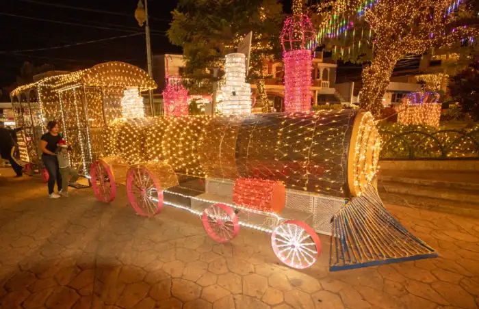 Un trencito luce en el parque de Antiguo Cuscatlán. / Francisco Valle. 